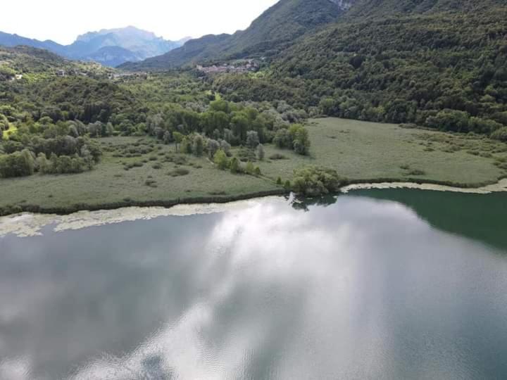 Villaggio Turistico Il Lago Dorato Carlazzo Екстериор снимка